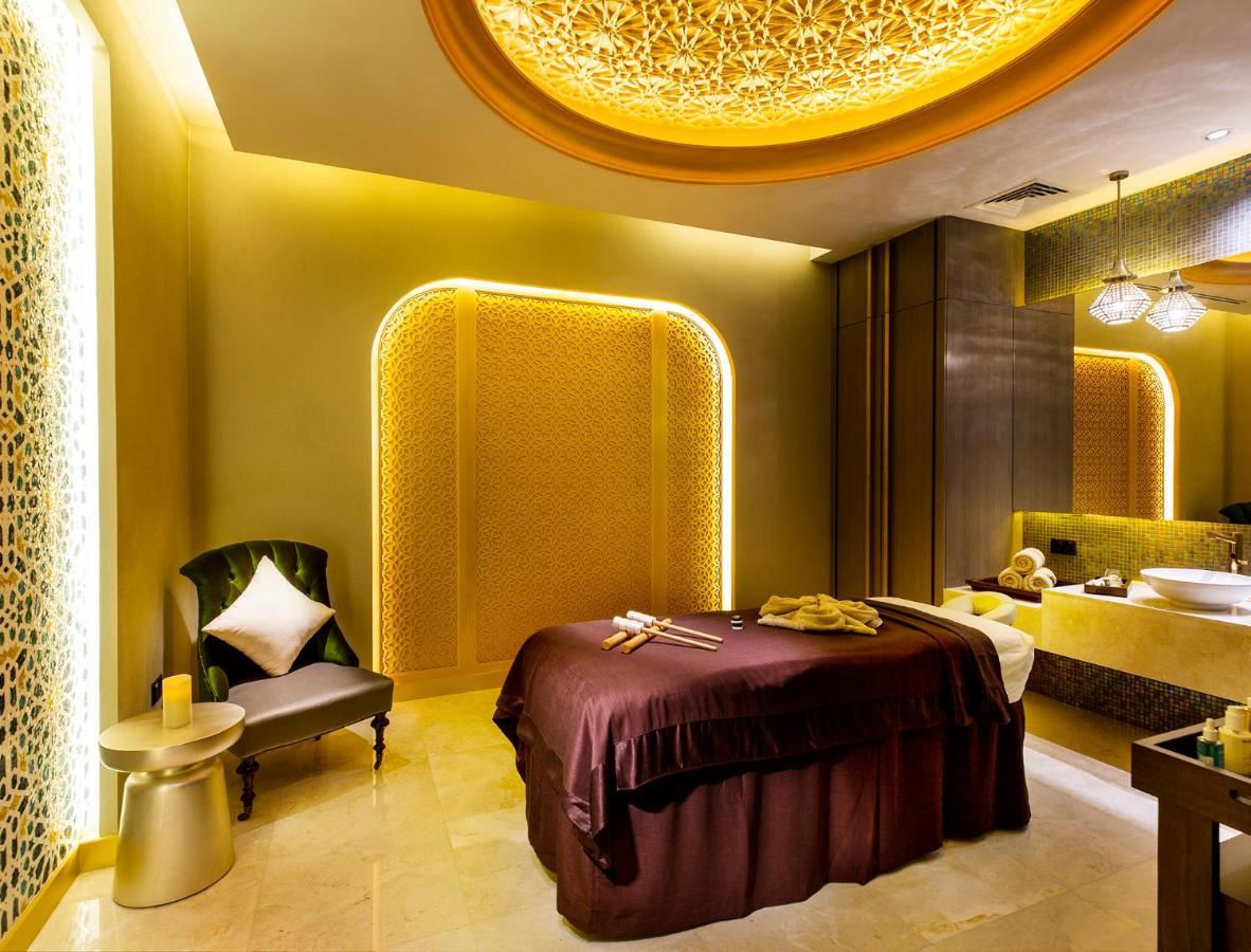 Ezdan Palace Hotel Doha Exterior foto A treatment room at the spa
