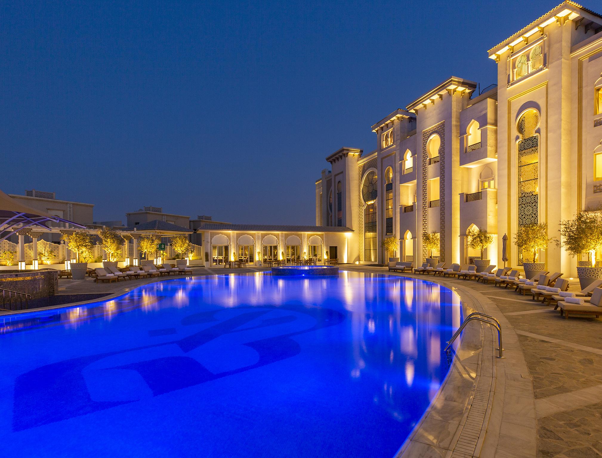 Ezdan Palace Hotel Doha Exterior foto The pool at the Taj Mahal Palace, Mumbai