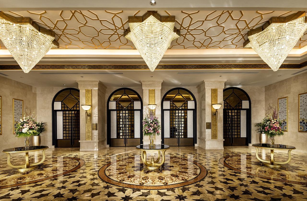 Ezdan Palace Hotel Doha Exterior foto The lobby of the hotel